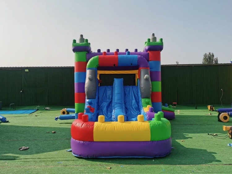 Lego Bounce House W/Slide (Dry)