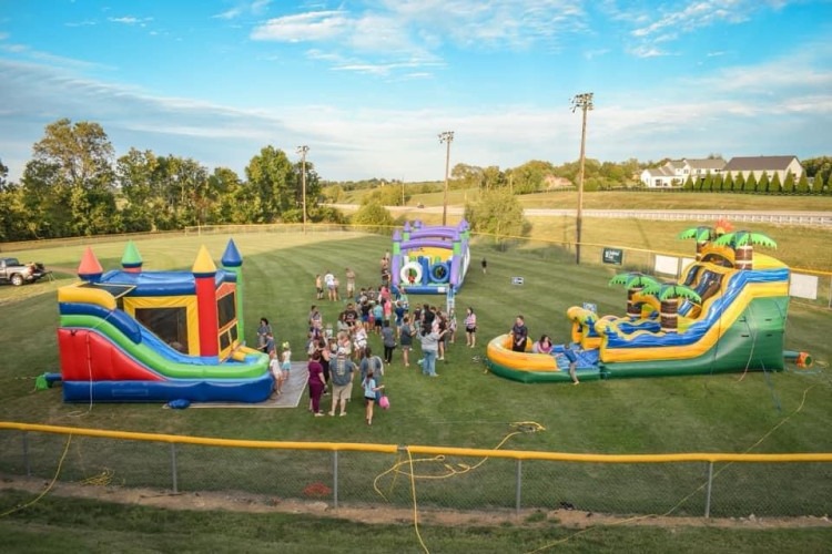 Color Fun Bounce House W/Slide (Dry)